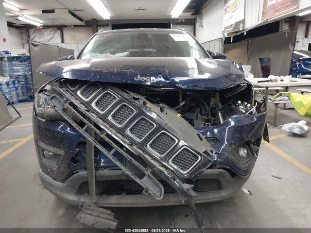 Jeep 2017 2017 3C4NJDBB2HT665957 Image 12