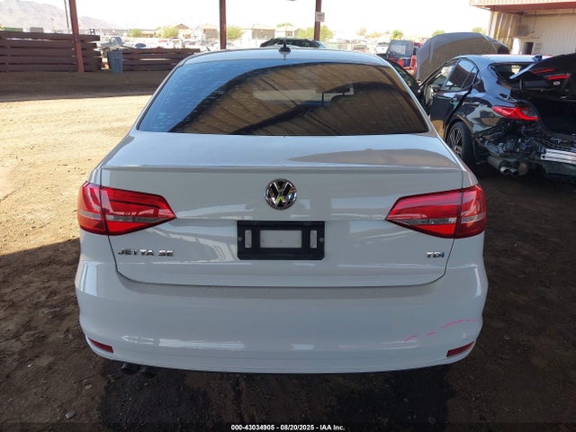 3VWLA7AJ9FM238684 Volkswagen Jetta