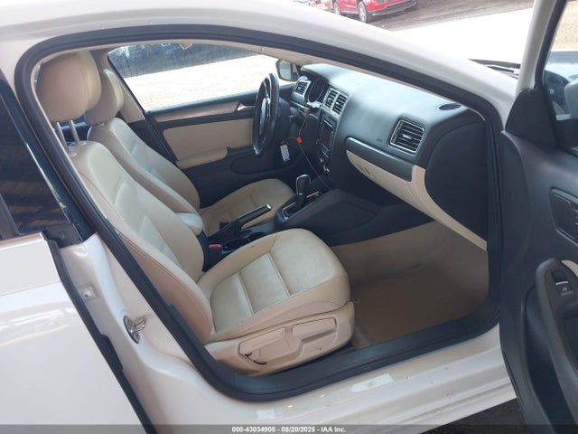 3VWLA7AJ9FM238684 Volkswagen Jetta