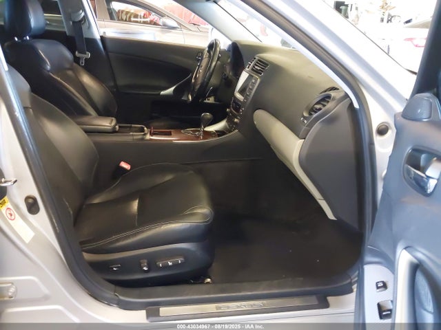 2007 LEXUS IS 350 JTHBE262872012151 Photo 4