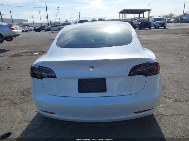 5YJ3E1EA9PF571374 Tesla MODEL 3