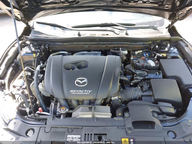 JM1BM1U77E1196093 Mazda pe