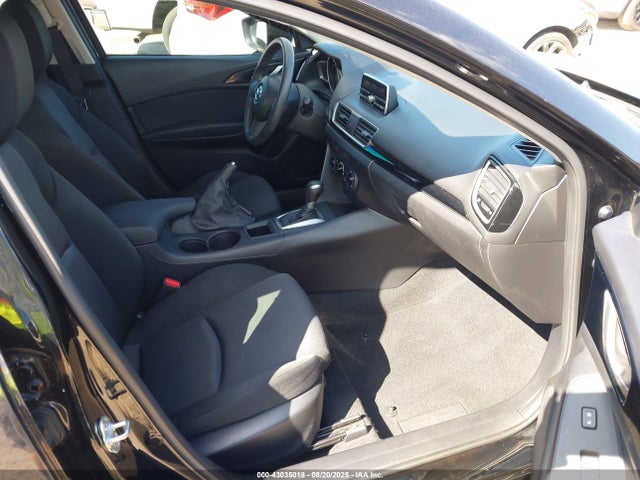 JM1BM1U77E1196093 Mazda pe