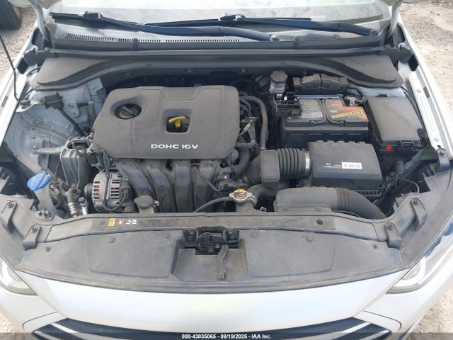 Hyundai Elantra 2017 5NPD74LF5HH093181 Image 10