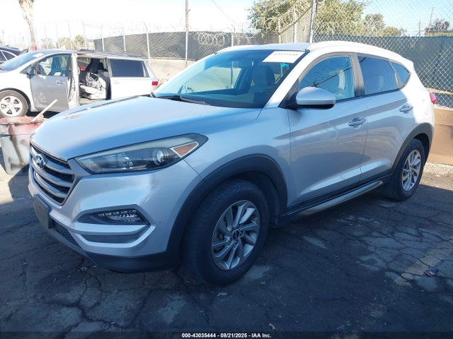 KM8J33A40GU144810 Hyundai Tucson
