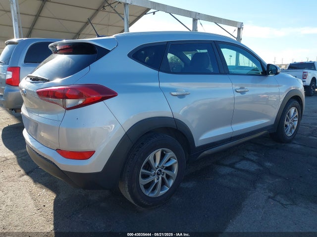 KM8J33A40GU144810 Hyundai Tucson