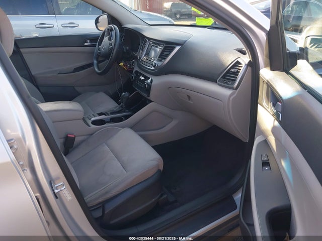 KM8J33A40GU144810 Hyundai Tucson