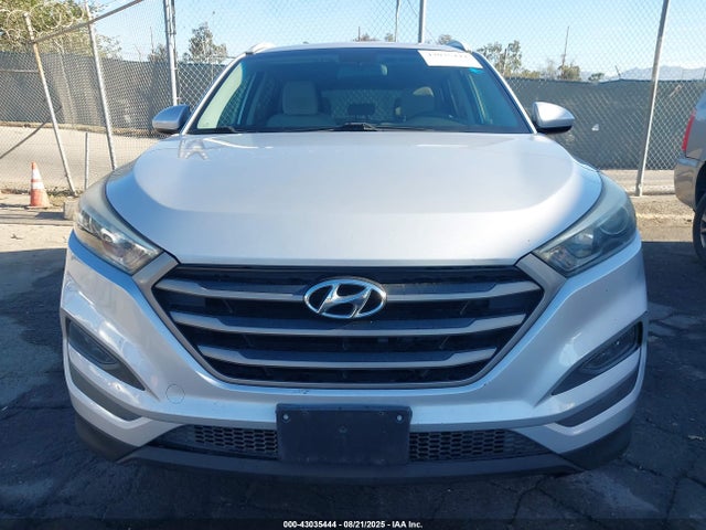 KM8J33A40GU144810 Hyundai Tucson