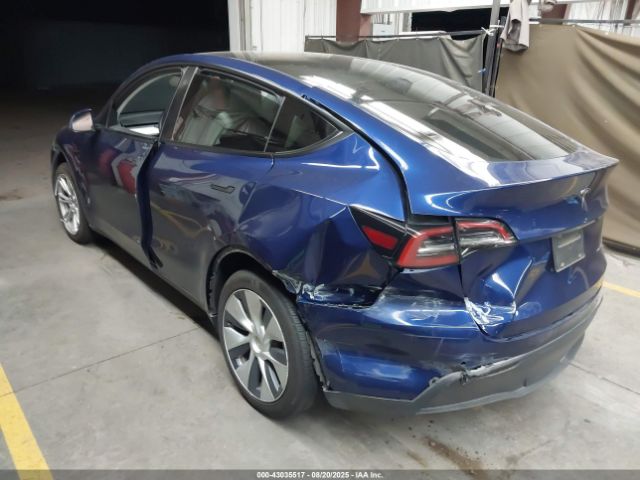 2023 TESLA MODEL Y 7SAYGDEE1PF592002 Photo 2