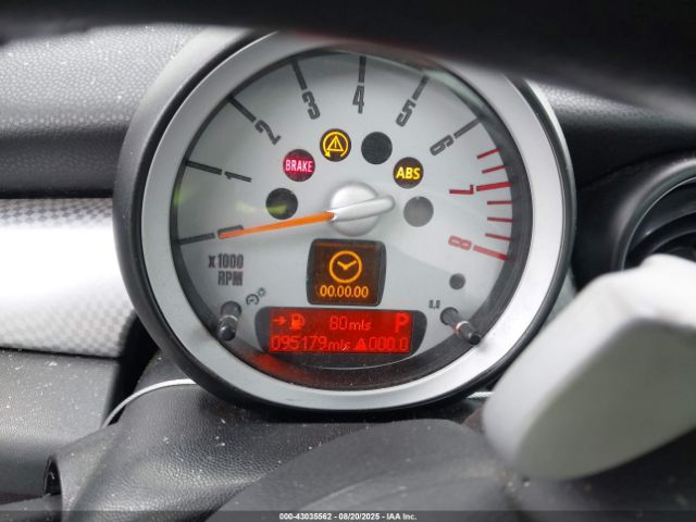 2010 MINI COOPER S CLUBMAN WMWMM3C50ATP94672 Photo 6