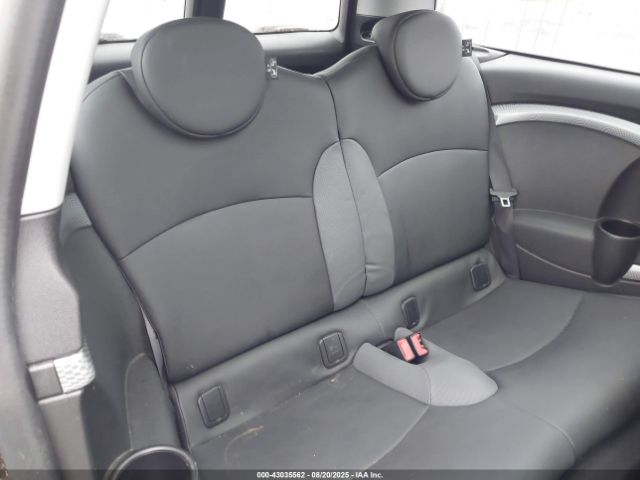 2010 MINI COOPER S CLUBMAN WMWMM3C50ATP94672 Photo 7