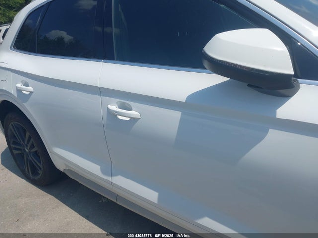 WA1CNAFY4J2217830 Audi Q5