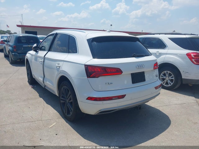 WA1CNAFY4J2217830 Audi Q5