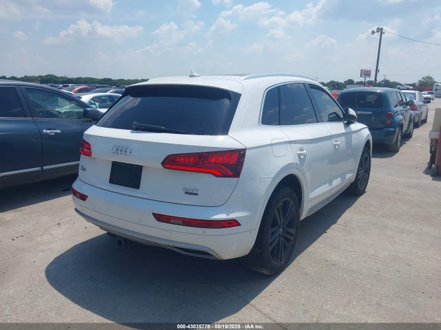 WA1CNAFY4J2217830 Audi Q5