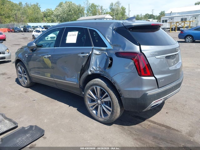 2022 CADILLAC XT5 1GYKNDRS1NZ117749 Photo 2