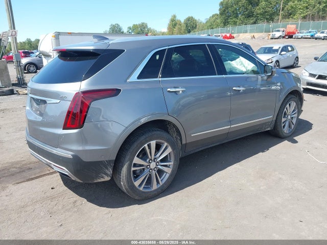 2022 CADILLAC XT5 1GYKNDRS1NZ117749 Photo 3