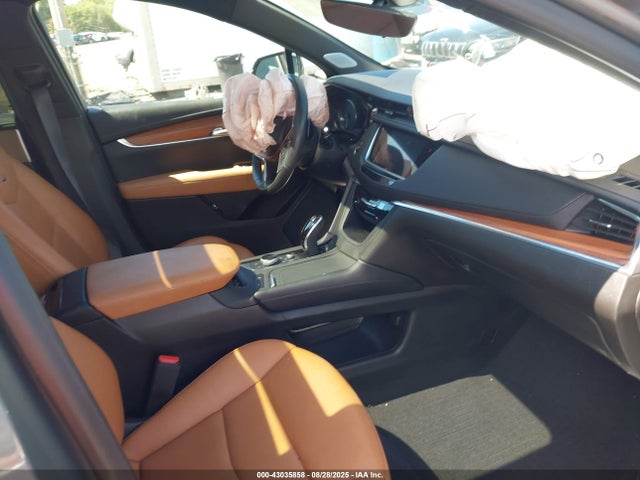 2022 CADILLAC XT5 1GYKNDRS1NZ117749 Photo 4