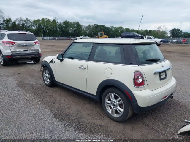 2012 MINI COOPER WMWSU3C52CT256582 Photo 2