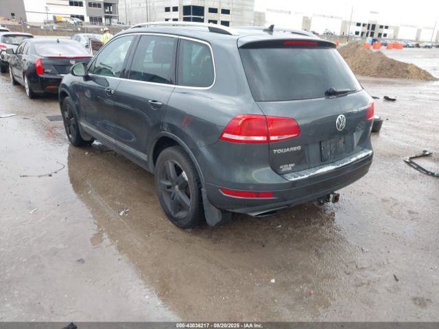 2014 VOLKSWAGEN TOUAREG WVGEP9BP3ED007715 Photo 2