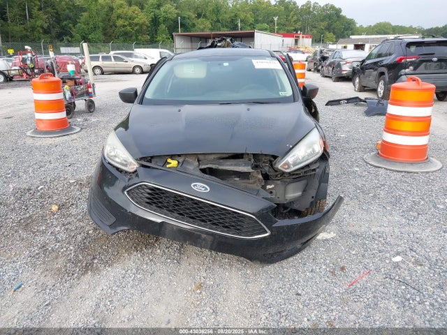 43036256 :رقم المزاد ، 1FADP3E22FL321527 vin ، 2015 Ford Focus S مزاد بيع