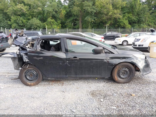 43036256 :رقم المزاد ، 1FADP3E22FL321527 vin ، 2015 Ford Focus S مزاد بيع