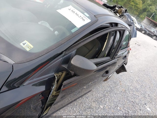 43036256 :رقم المزاد ، 1FADP3E22FL321527 vin ، 2015 Ford Focus S مزاد بيع