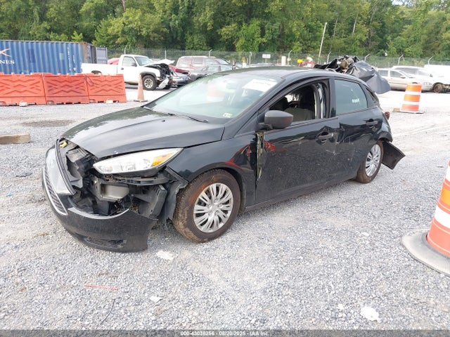 43036256 :رقم المزاد ، 1FADP3E22FL321527 vin ، 2015 Ford Focus S مزاد بيع