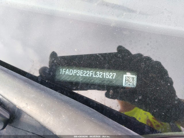 43036256 :رقم المزاد ، 1FADP3E22FL321527 vin ، 2015 Ford Focus S مزاد بيع