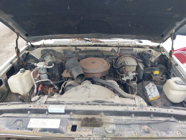 1991 CHEVROLET SUBURBAN 1GNER16KXMF133675 Photo 9