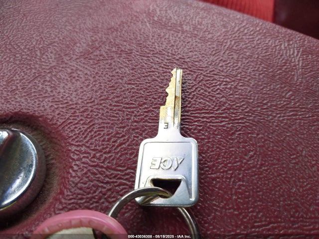 1991 CHEVROLET SUBURBAN 1GNER16KXMF133675 Photo 10