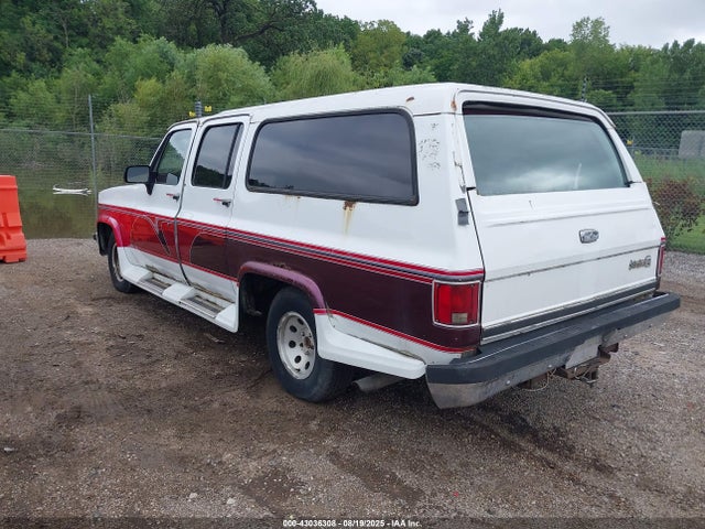 1991 CHEVROLET SUBURBAN 1GNER16KXMF133675 Photo 2