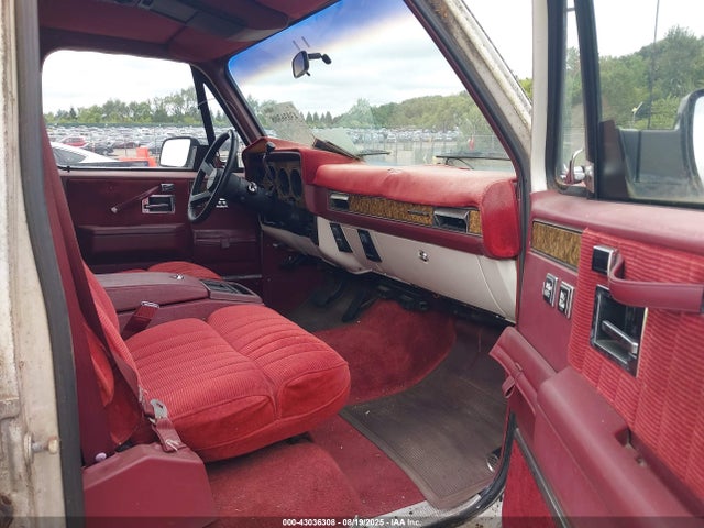 1991 CHEVROLET SUBURBAN 1GNER16KXMF133675 Photo 4