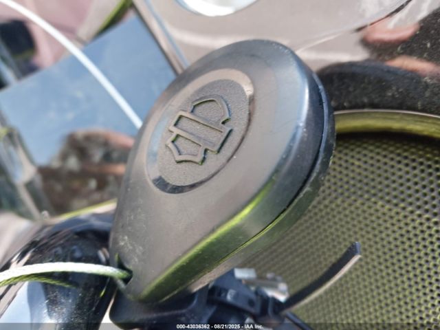 2023 HARLEY-DAVIDSON FLHXST 1HD1ABL19PB621008 Photo 10