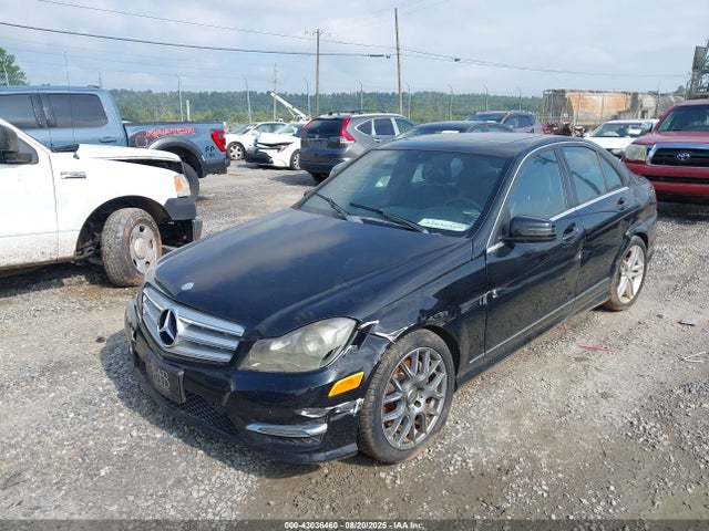 Mercedes-Benz 2014 2014 WDDGF8AB5ER307782 Image 2