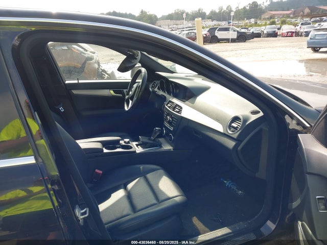 Mercedes-Benz 2014 2014 WDDGF8AB5ER307782 Image 5
