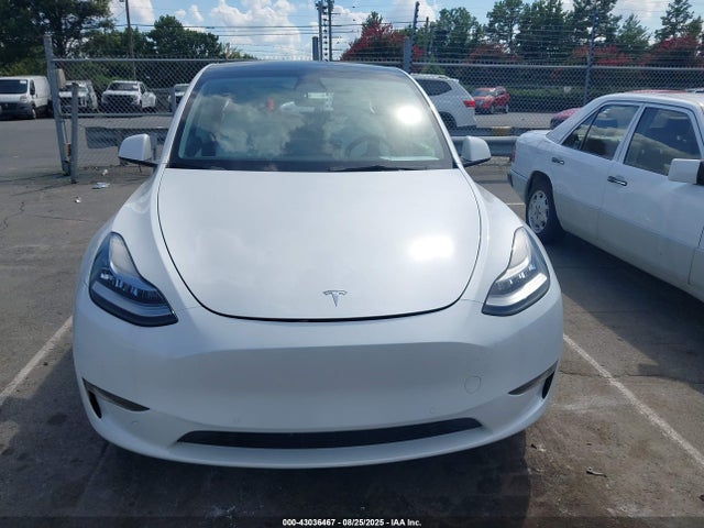 Tesla Model Y 2021 5YJYGAEE5MF205149 Image 11
