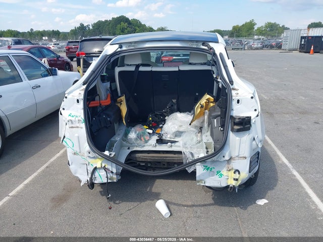 Tesla Model Y 2021 5YJYGAEE5MF205149 Image 15