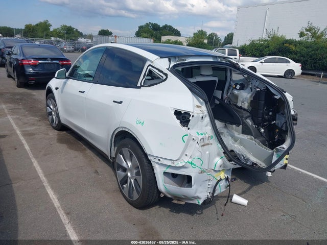 2021 TESLA MODEL Y 5YJYGAEE5MF205149 Photo 2