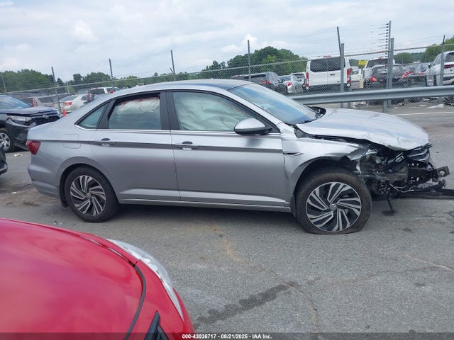 3VWE57BU2MM036451 Volkswagen tsi