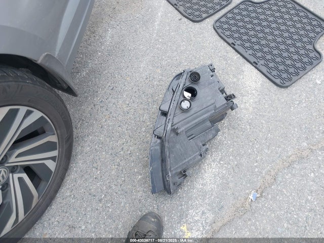 3VWE57BU2MM036451 Volkswagen tsi