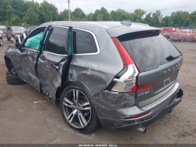 2018 VOLVO XC60 LYV102RK5JB106114 Photo 2