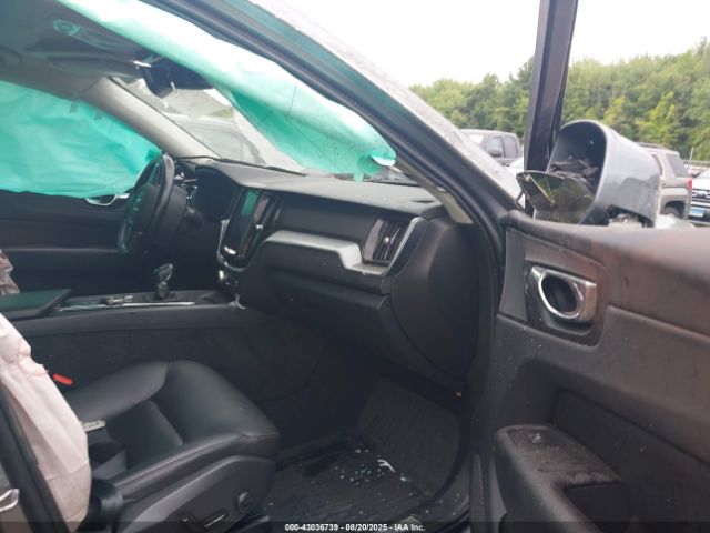 2018 VOLVO XC60 LYV102RK5JB106114 Photo 4