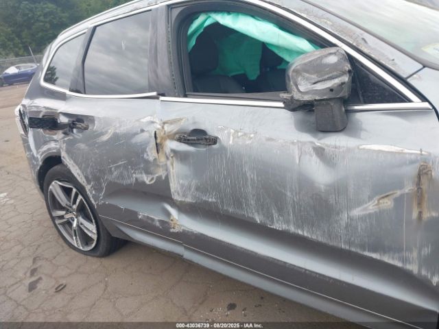 2018 VOLVO XC60 LYV102RK5JB106114 Photo 5