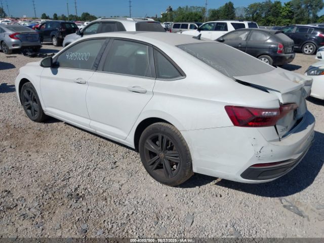 2024 VOLKSWAGEN JETTA 3VW7M7BU4RM042867 Photo 2