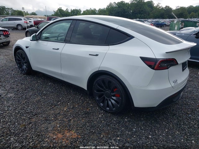 2023 TESLA MODEL Y 7SAYGDEF0PF835548 Photo 2