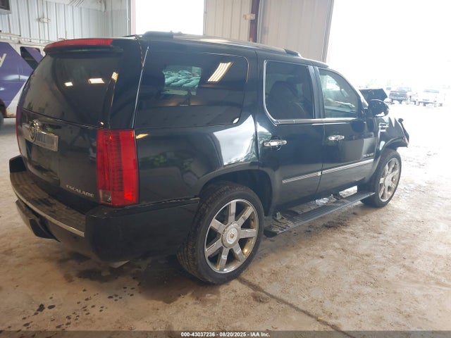 2011 CADILLAC ESCALADE 1GYS4CEF7BR163765 Photo 3
