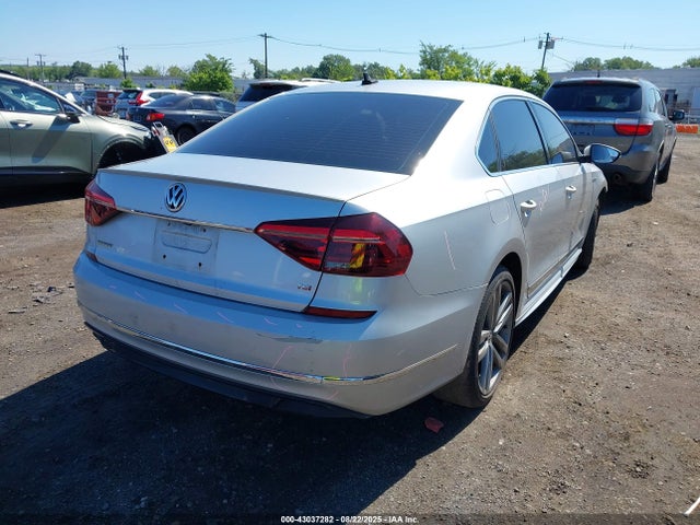 2017 Volkswagen Passat 1.8t R-line მანქანა იყიდება აუქციონზე, vin: 1VWDT7A34HC045895, აუქციონის ნომერი: 43037282