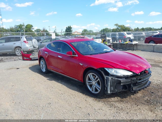 2014 TESLA MODEL S 5YJSA1H1XEFP30564 Photo 0