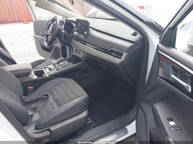 JA4J4VA88RZ040582 Mitsubishi Outlander