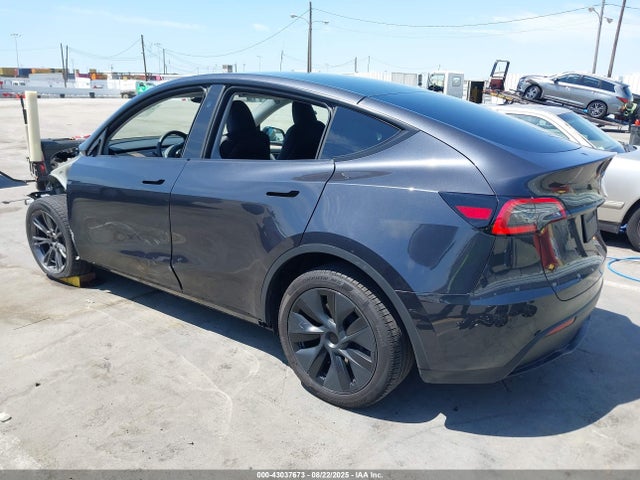 2024 TESLA MODEL Y 7SAYGDED4RF156173 Photo 2